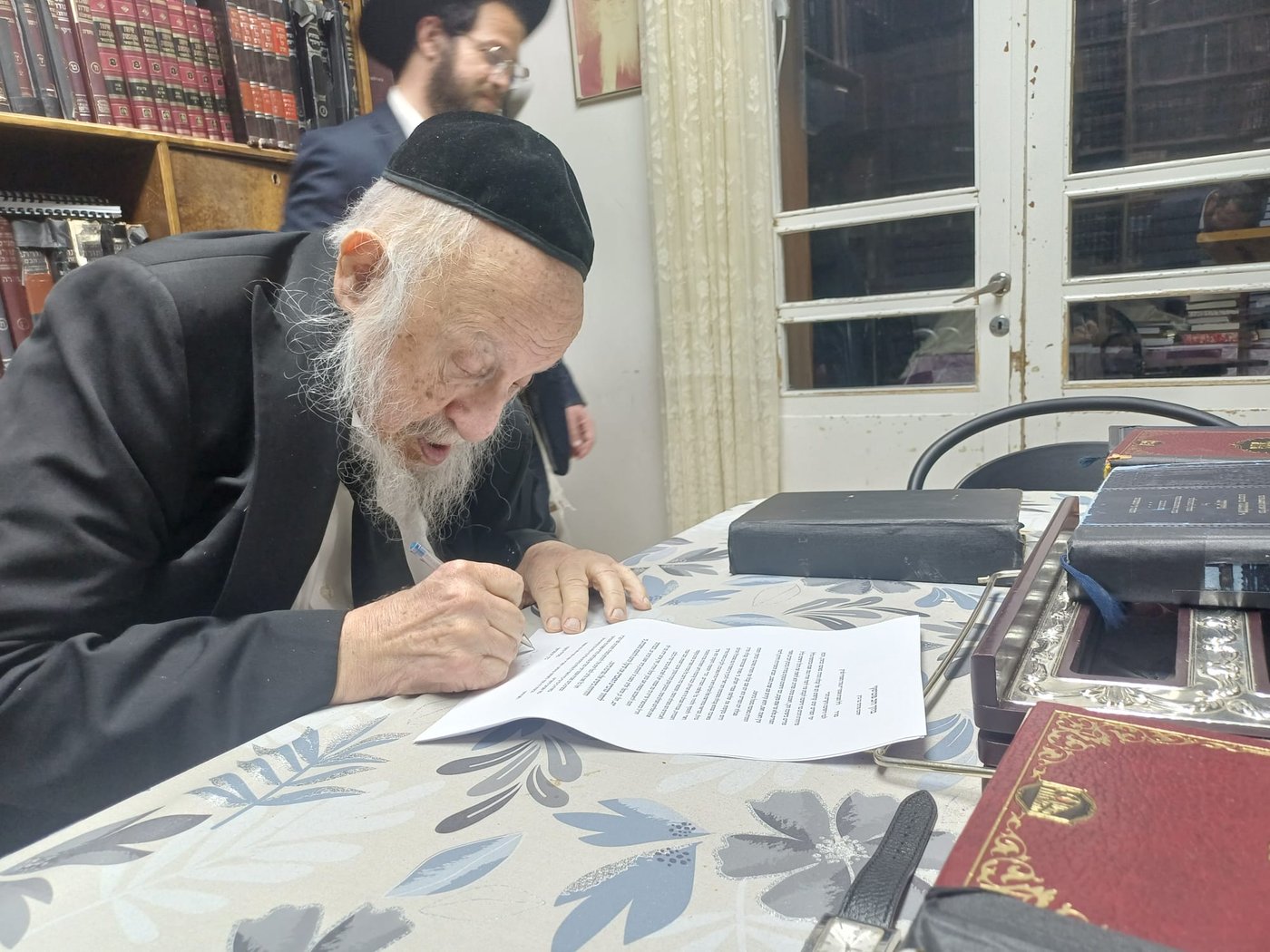 הגרב"ד פוברסקי חותם על המכתב