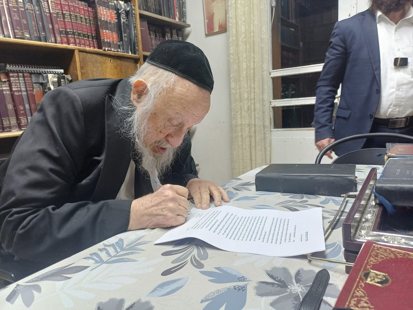 הגרב"ד פוברסקי חותם על המכתב