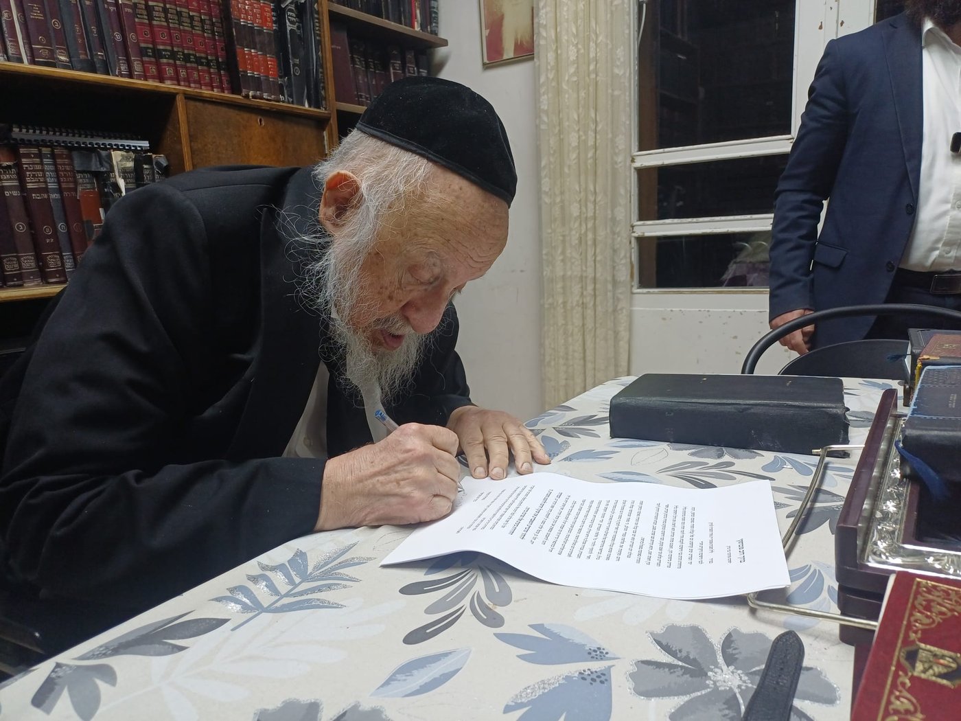 הגרב"ד פוברסקי חותם על המכתב