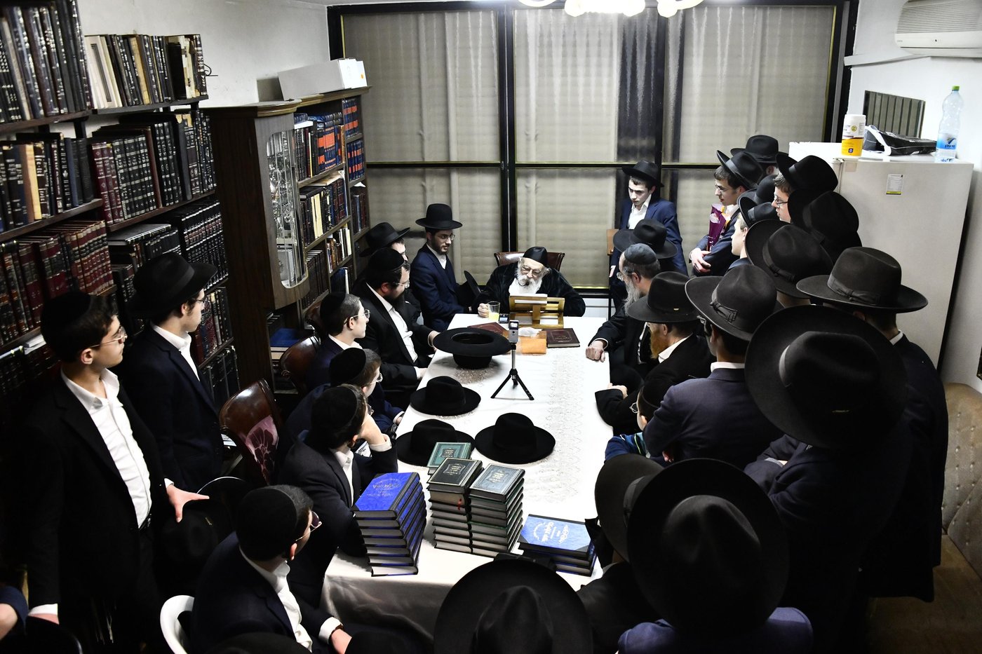 הגר"מ גריינמן במסירת השיעור