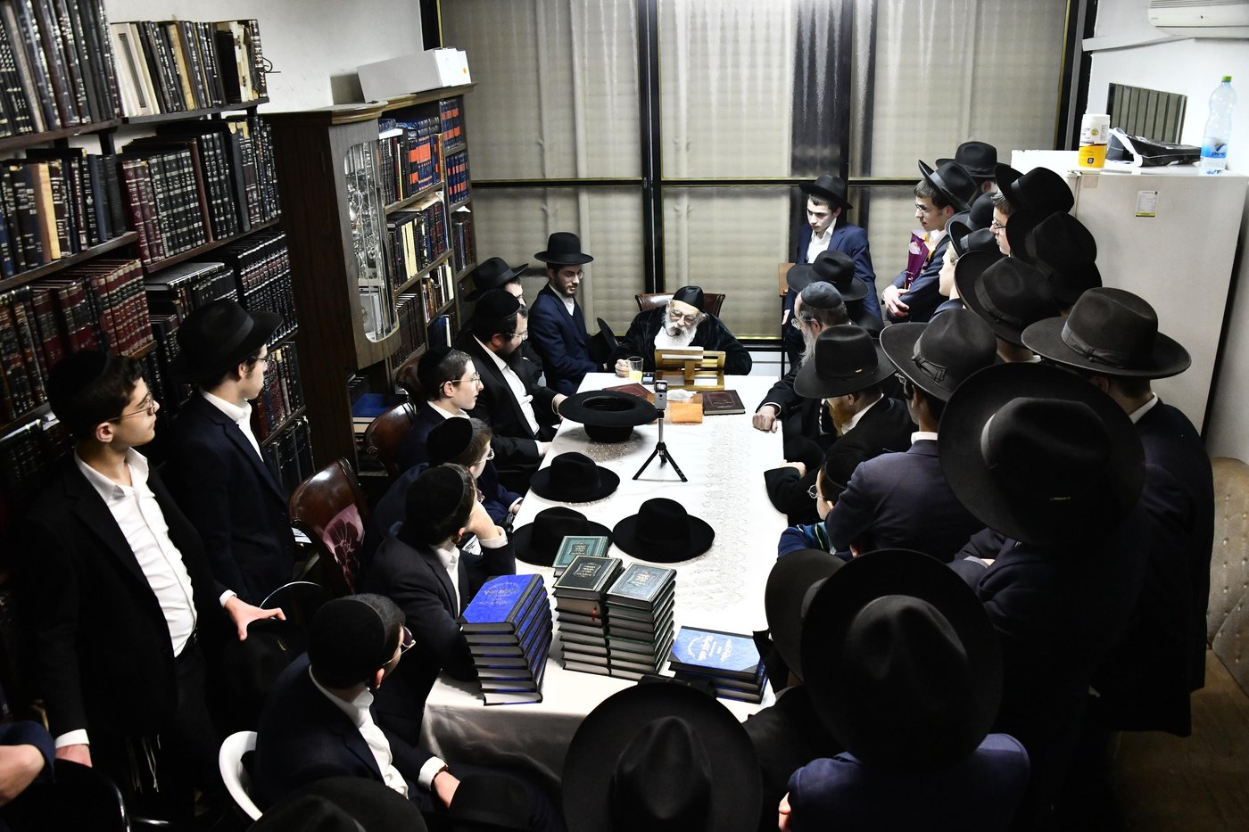 הגר"מ גריינמן במסירת השיעור