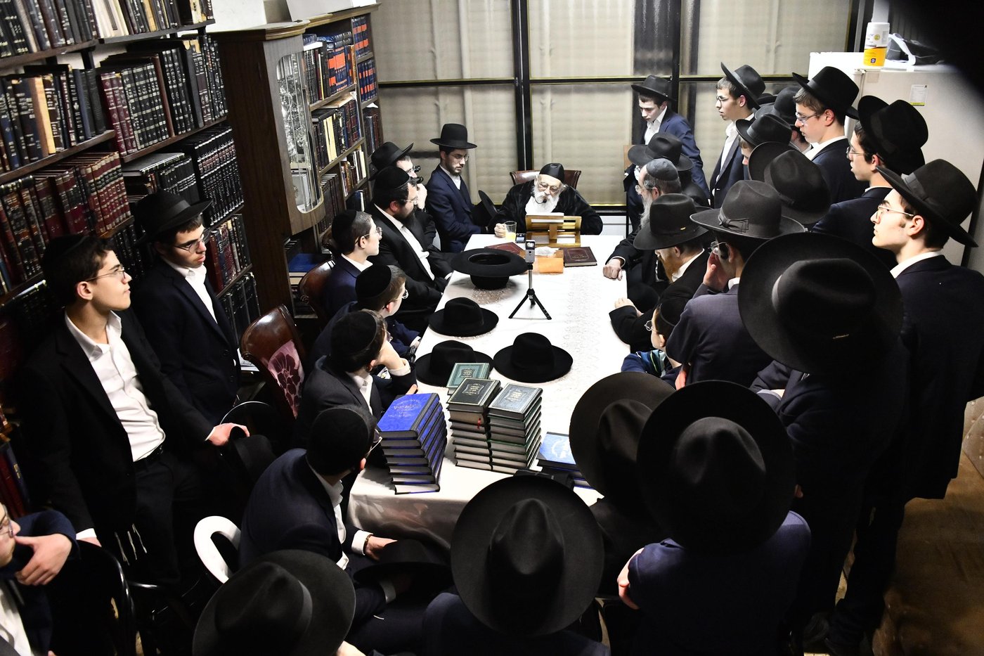 הגר"מ גריינמן במסירת השיעור