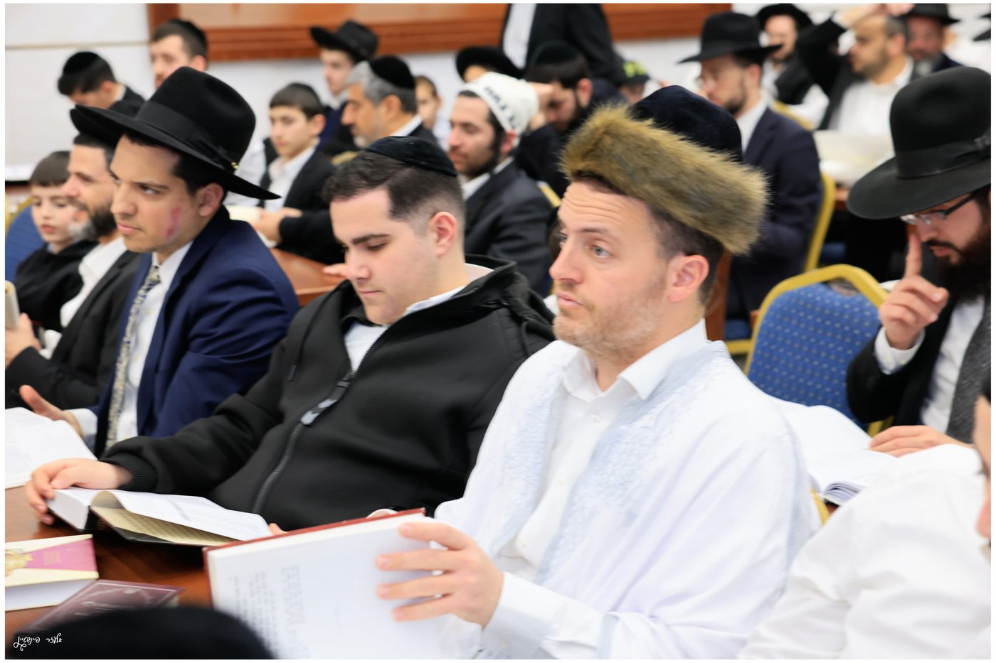 הגאון הרב יגאל כהן בקריאת המגילה