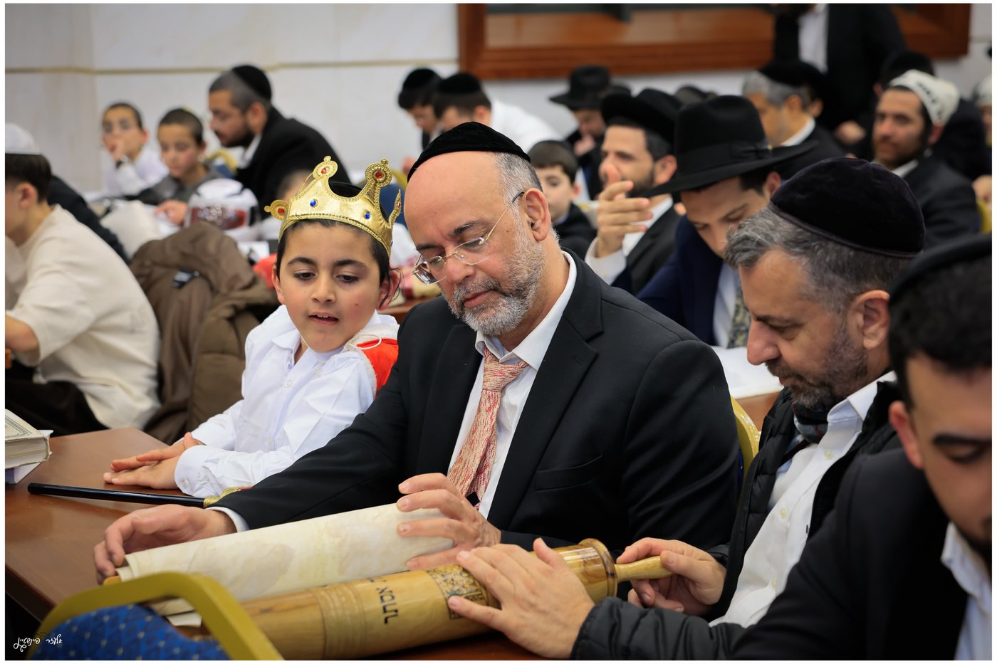 הגאון הרב יגאל כהן בקריאת המגילה