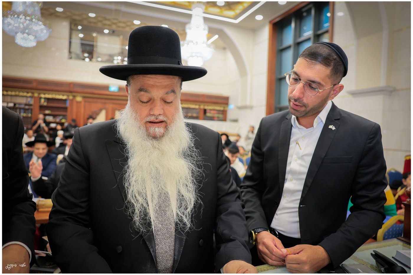 הגאון הרב יגאל כהן בקריאת המגילה