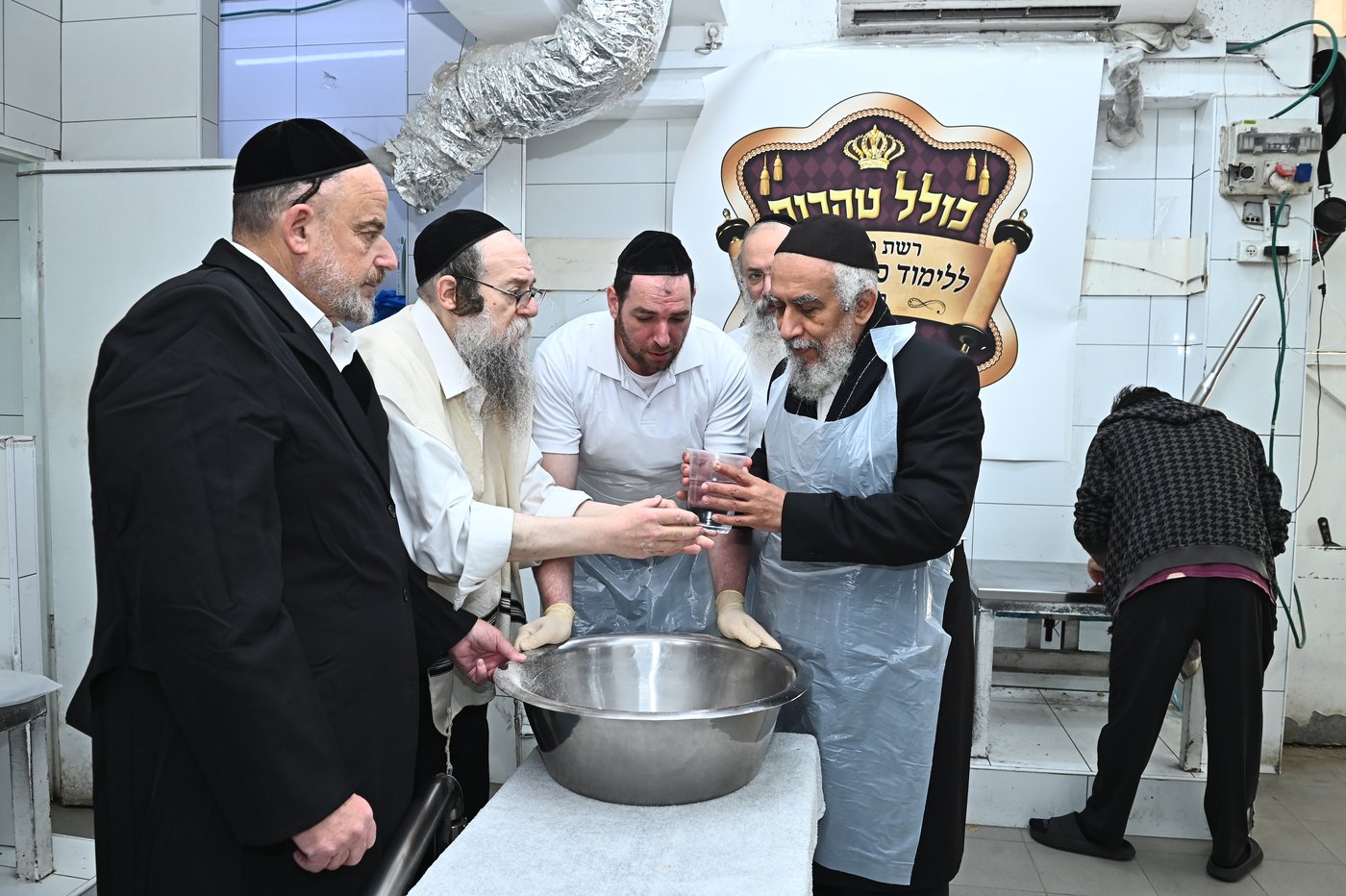 הגר"י רצאבי באפיית מצות