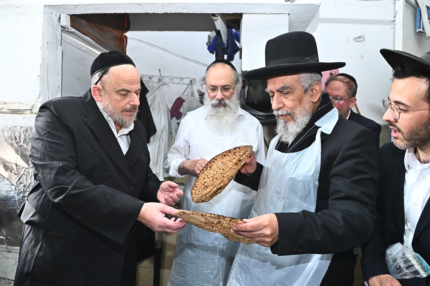 הגר"י רצאבי באפיית מצות