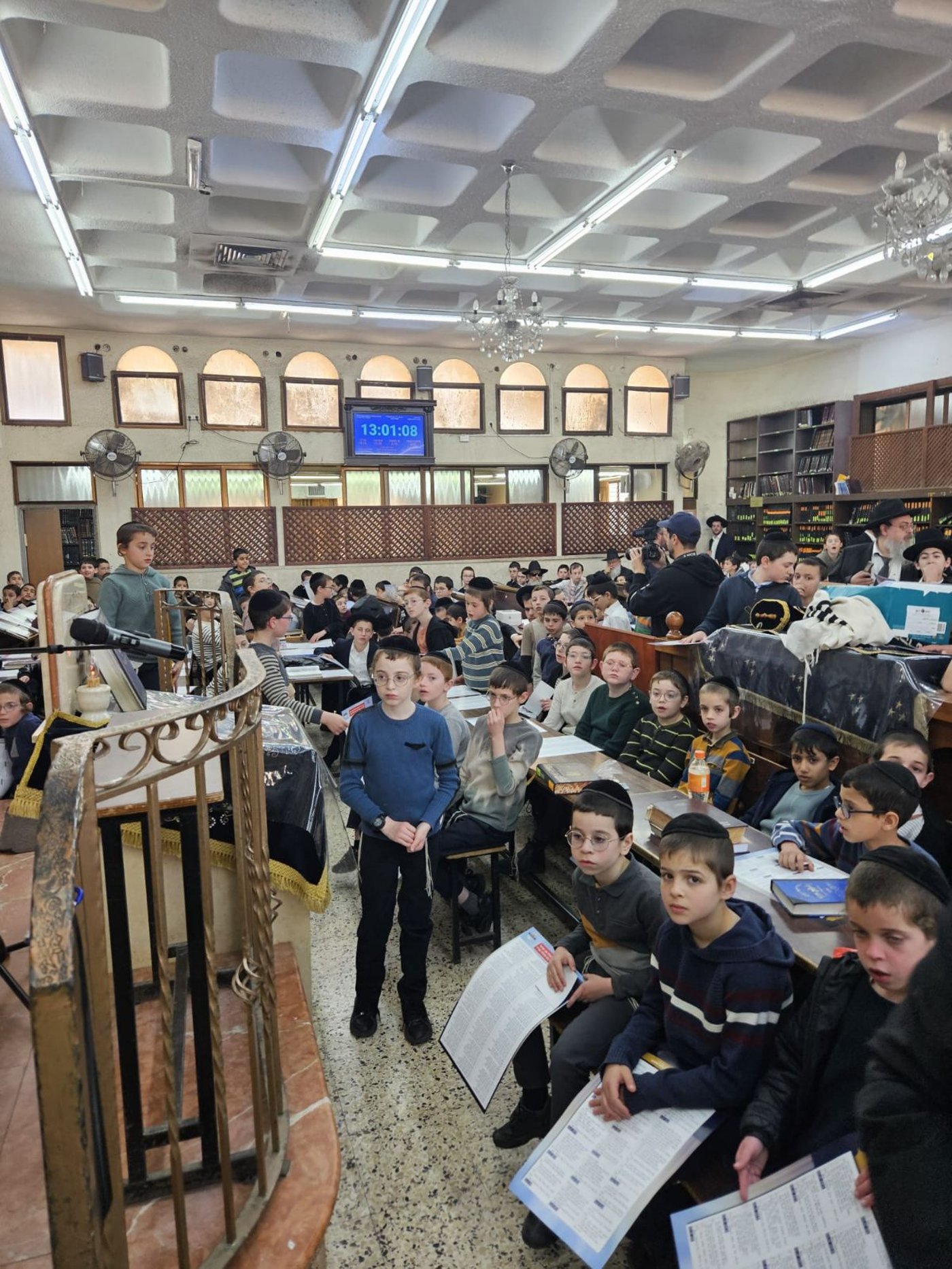 תענית אסתר אצל הגר"י זילברשטיין