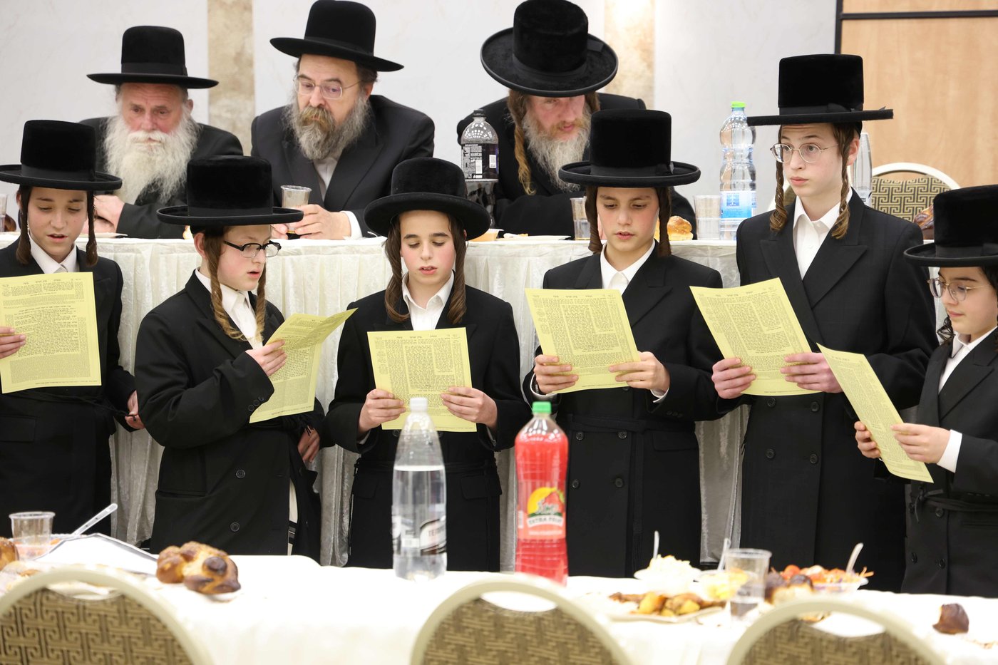 מעמד כבוד התורה בישיבת 'דרכי חיים' צאנז ירושלים