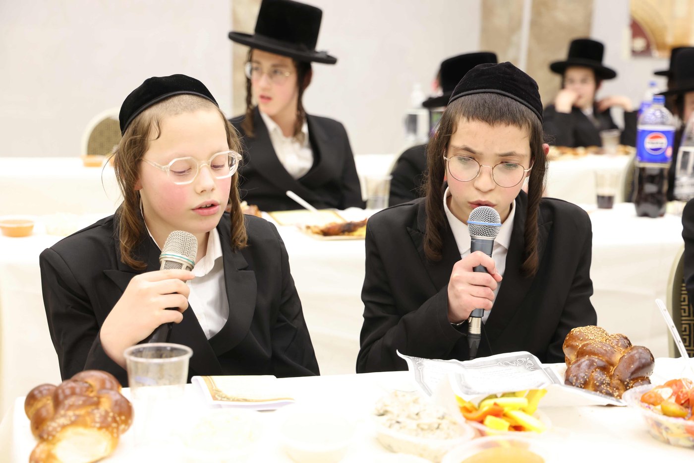 מעמד כבוד התורה בישיבת 'דרכי חיים' צאנז ירושלים