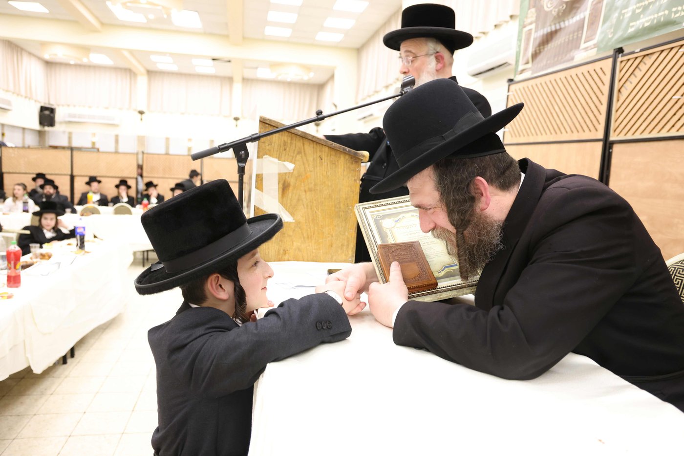 מעמד כבוד התורה בישיבת 'דרכי חיים' צאנז ירושלים