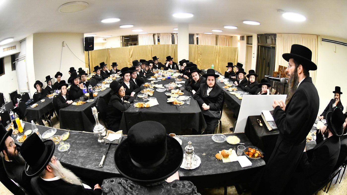 מעמד כבוד התורה בזוטשקא אמסנא