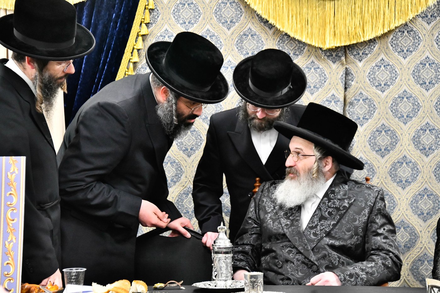 מעמד כבוד התורה בזוטשקא אמסנא