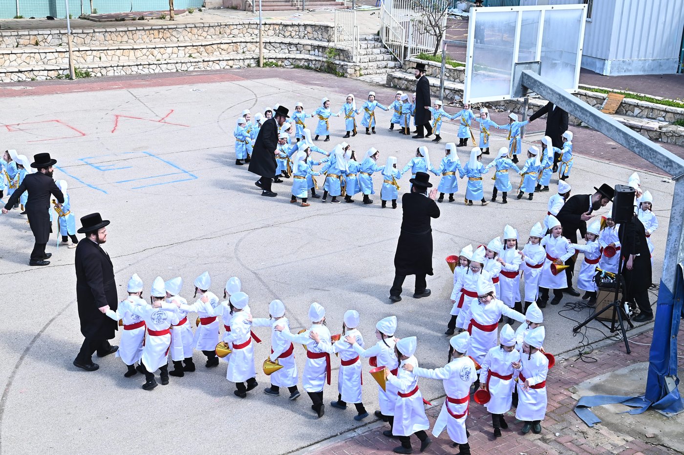 מסיבת פורים לילדי ת"ת כלל חסידי בפרדס כץ