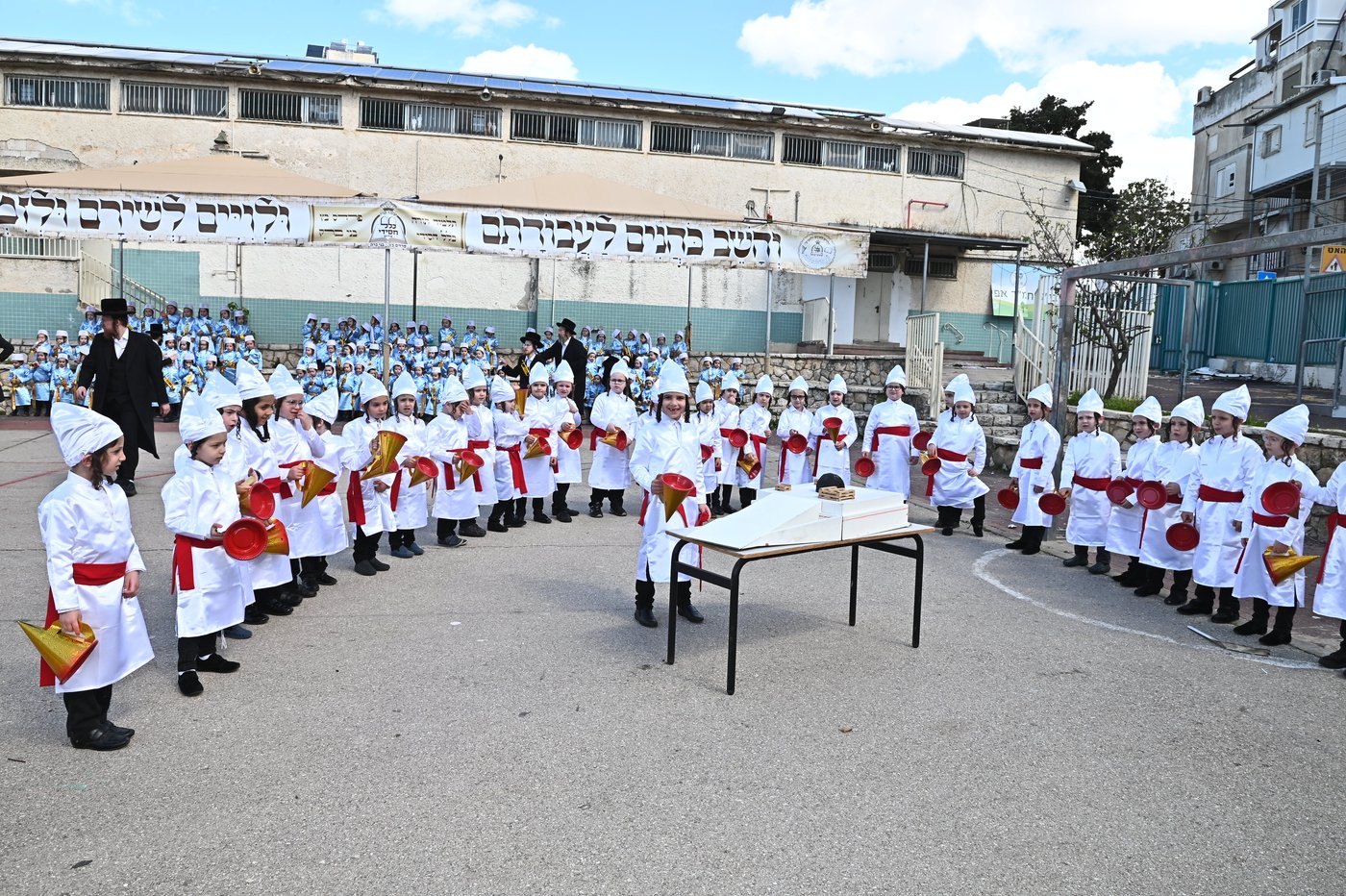 מסיבת פורים לילדי ת"ת כלל חסידי בפרדס כץ
