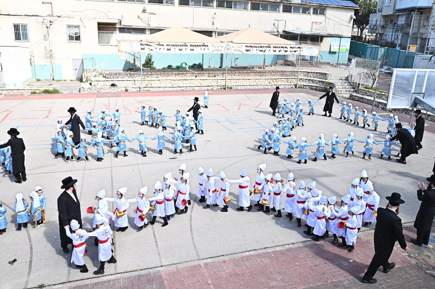 מסיבת פורים לילדי ת"ת כלל חסידי בפרדס כץ