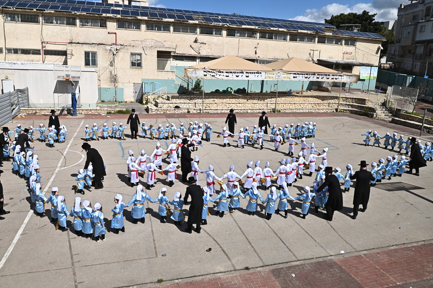 מסיבת פורים לילדי ת"ת כלל חסידי בפרדס כץ