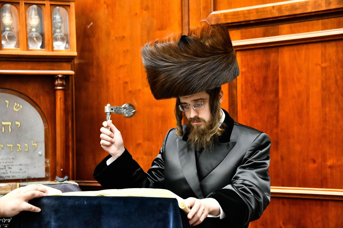 קריאת המגילה בחצה"ק סאדיגורה