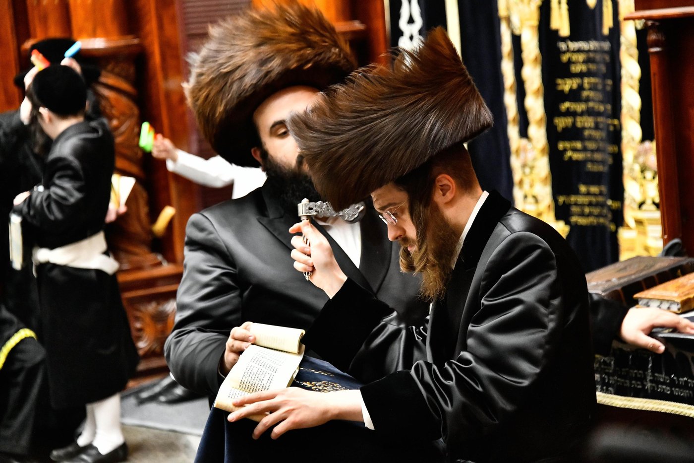 קריאת המגילה בחצה"ק סאדיגורה