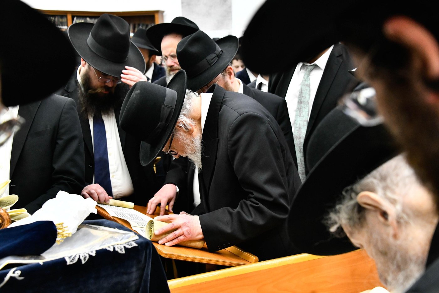 קריאת המגילה בהיכל ישיבת סלבודקה