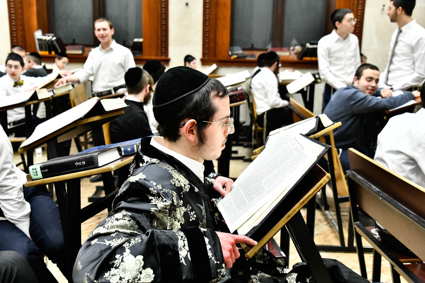 ליל פורים בישיבת בית מדרש עליון