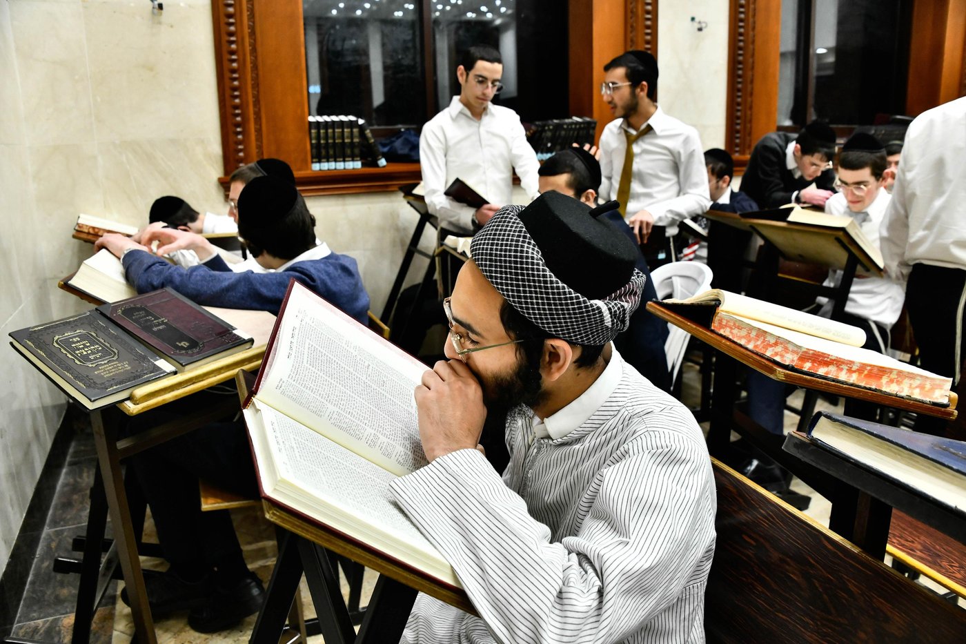 ליל פורים בישיבת בית מדרש עליון