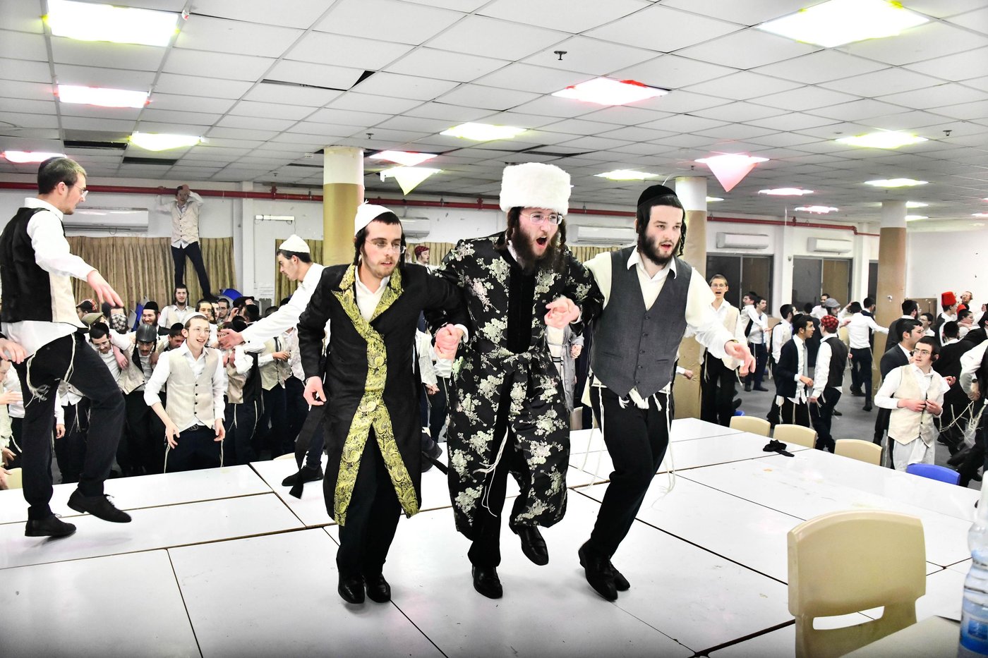 מסיבת פורים בישיבת סלבודקה