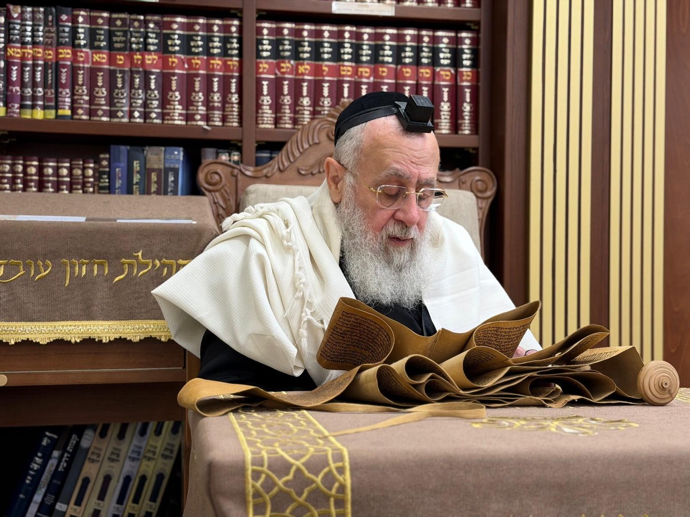 קריאת המגילה במעונו של הראש"ל