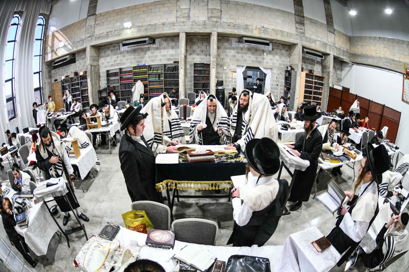 אווירת חג הפורים בביתר עילית