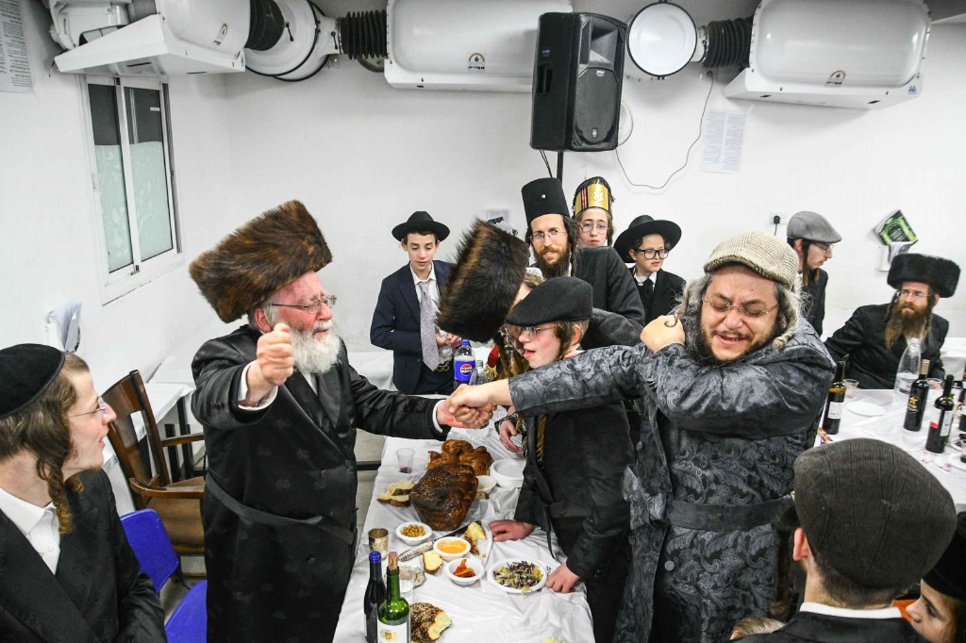 הגאון רבי חיים וייס במשתה היין