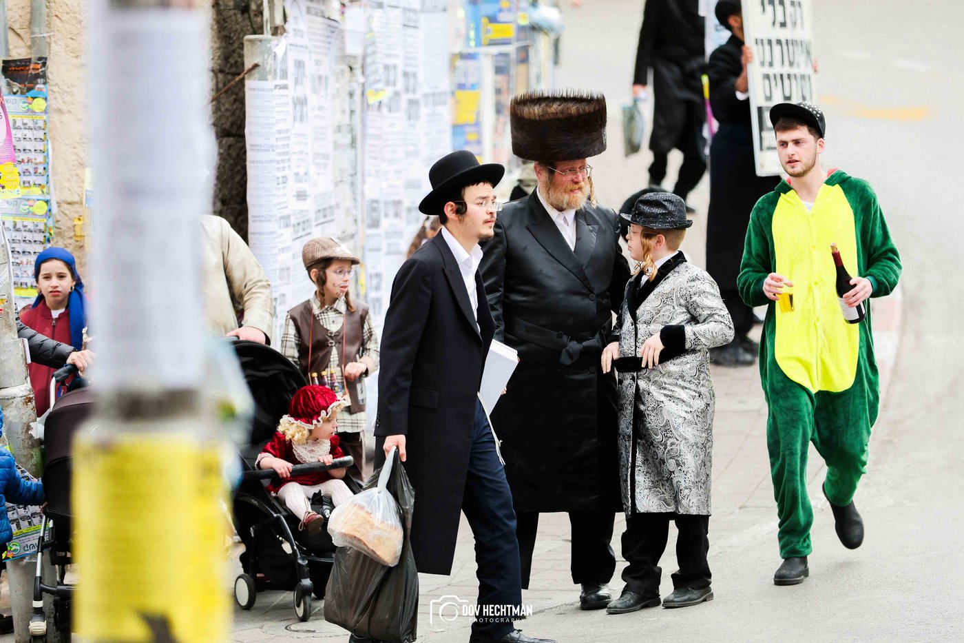 אווירת חג הפורים בירושלים