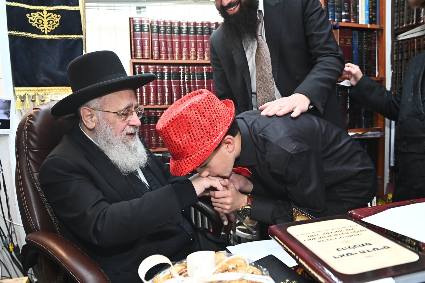 הראשל"צ הגר"י יוסף בפורים