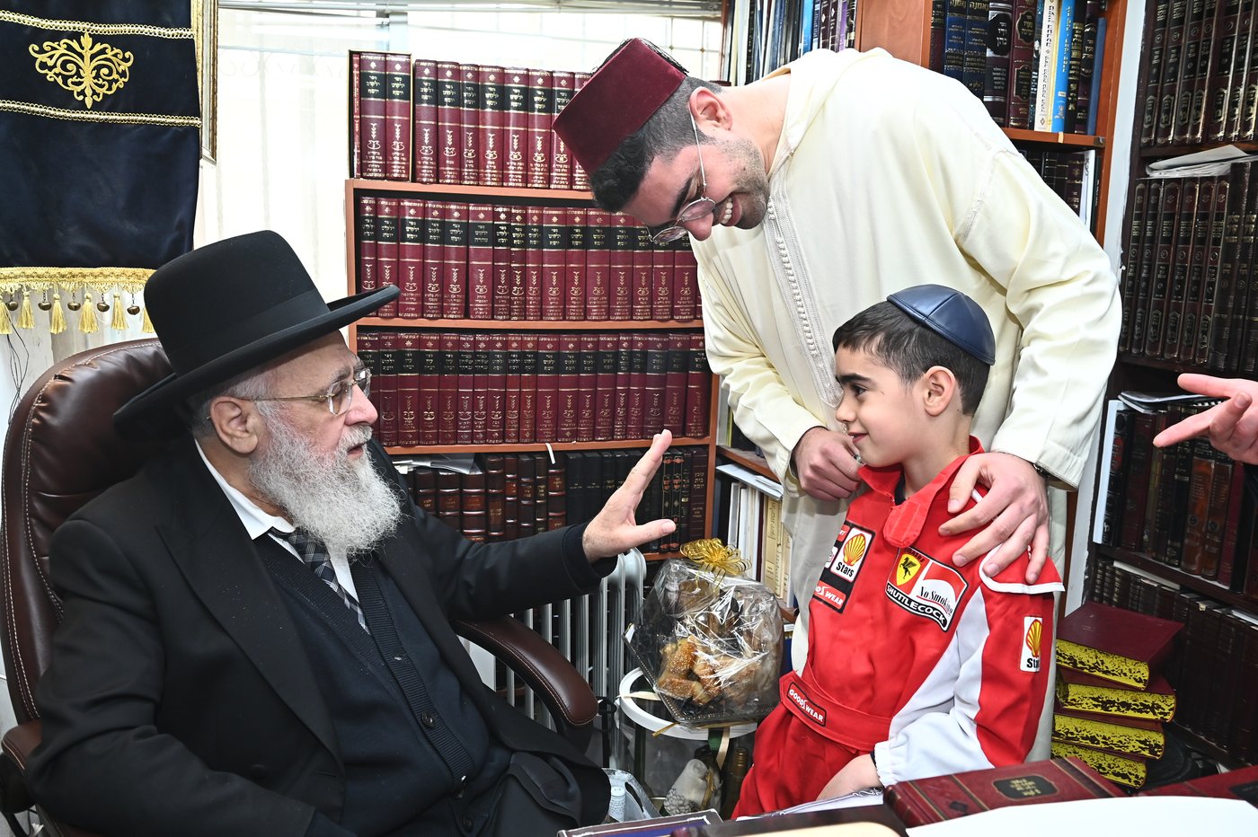 הראשל"צ הגר"י יוסף בפורים