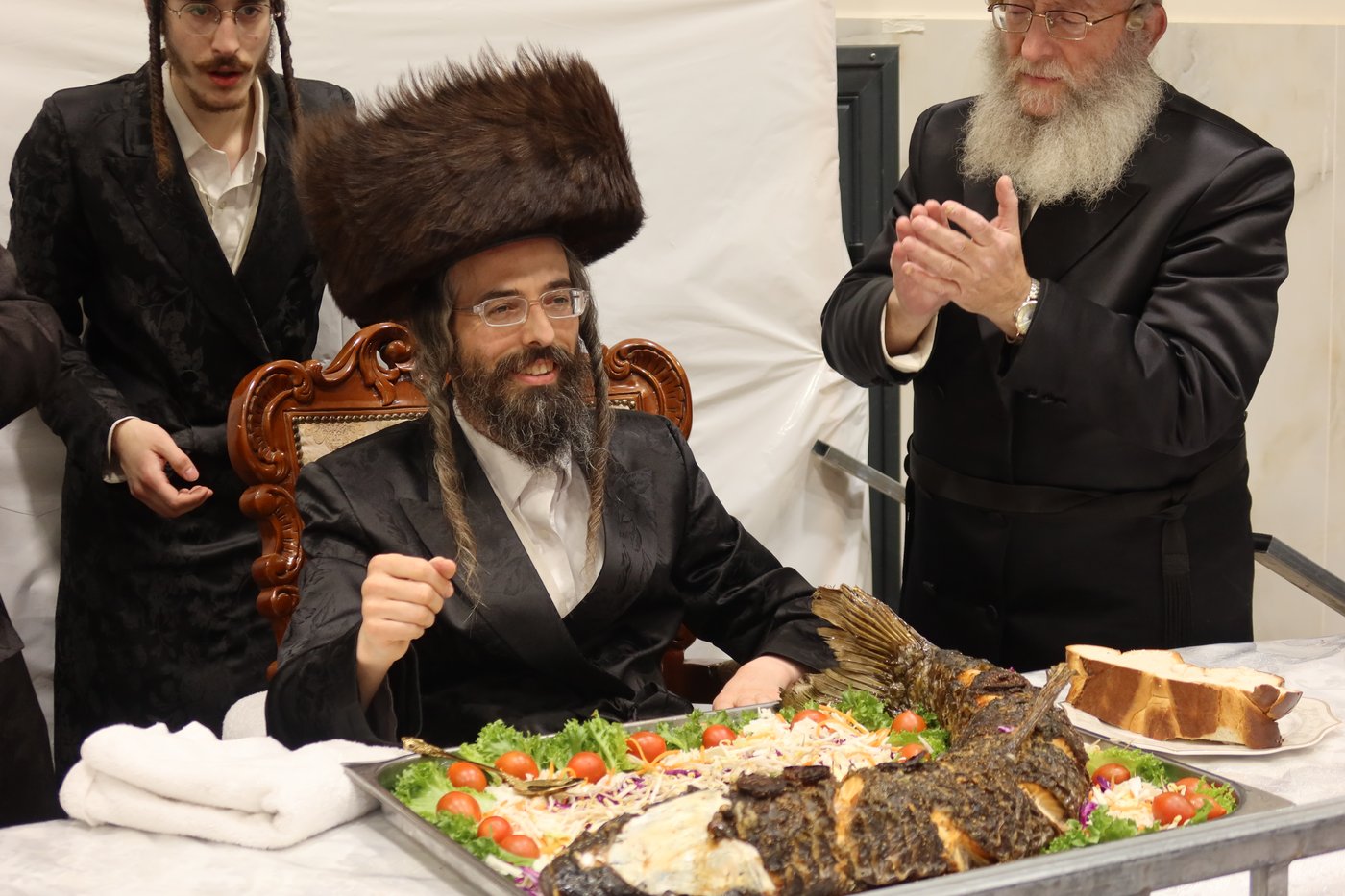 פורים בחצה"ק זוועהיל