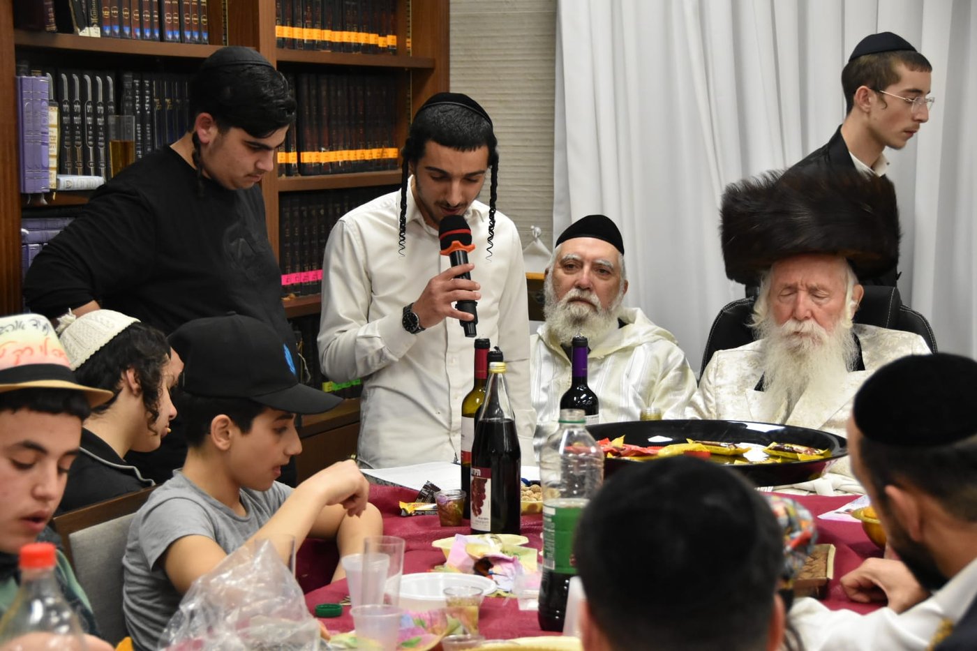 פורים אצל הגרי"ד גרוסמן