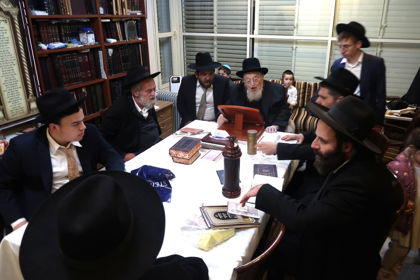 פורים בצל הגרמ"צ ברגמן 