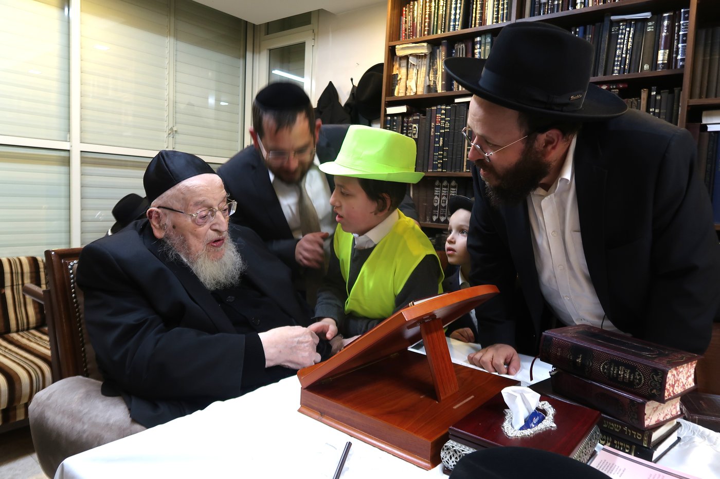 פורים בצל הגרמ"צ ברגמן 