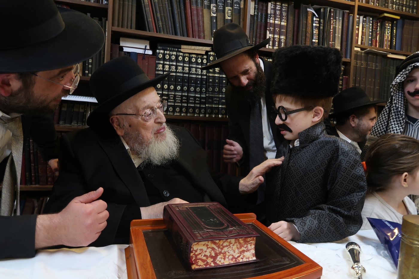 פורים בצל הגרמ"צ ברגמן 