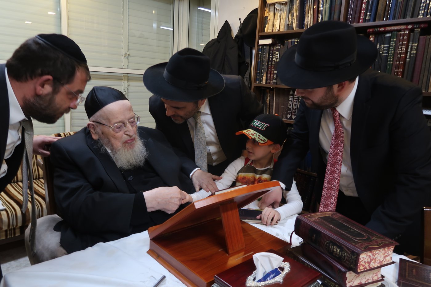 פורים בצל הגרמ"צ ברגמן 