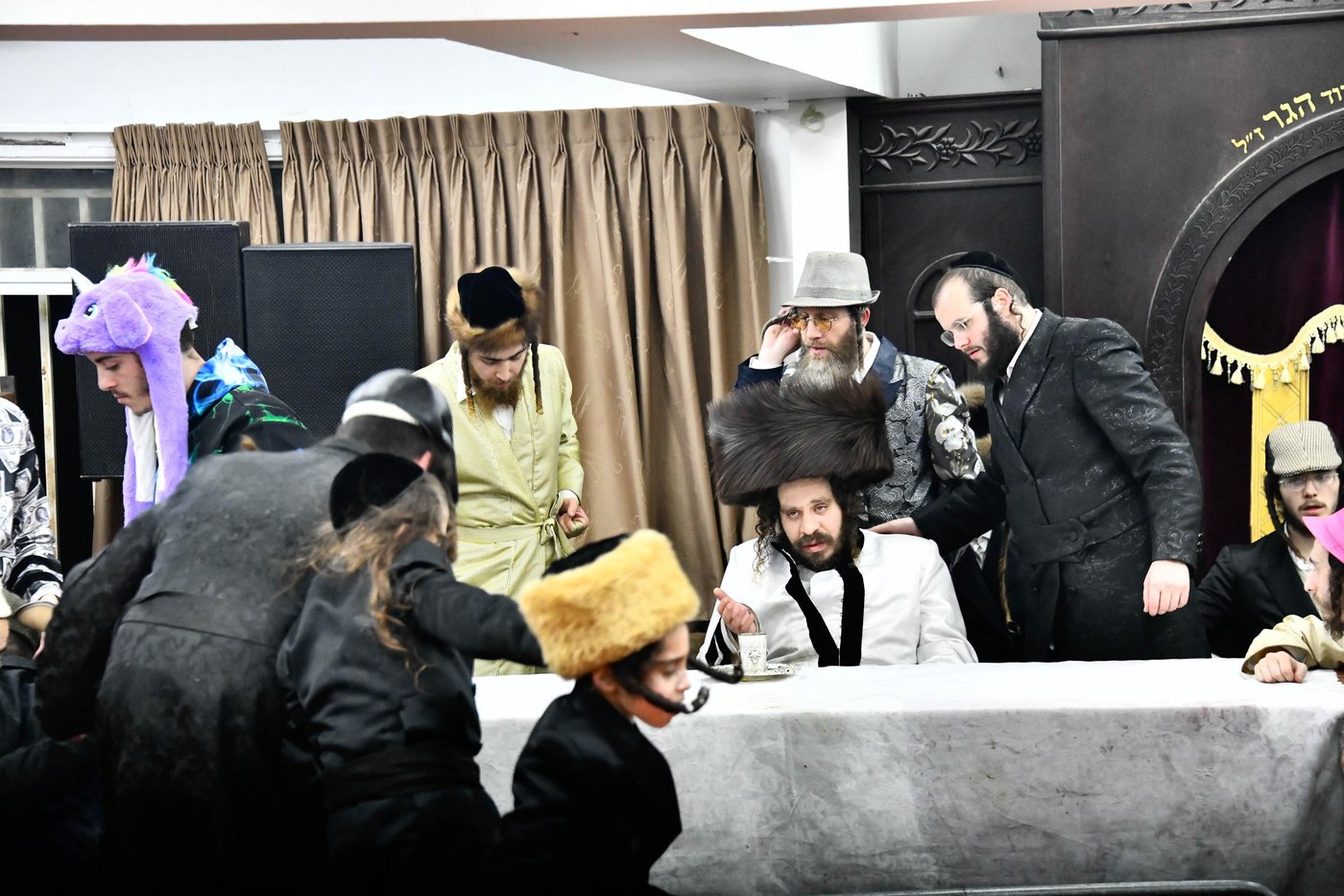 פורים אצל האדמו"ר מקרעטשניף כפר עטה