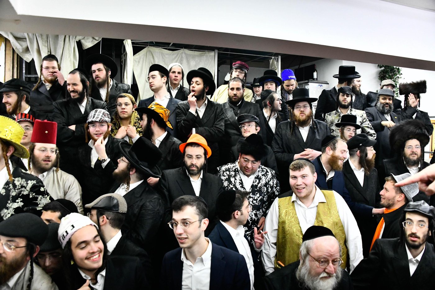 פורים אצל האדמו"ר מקרעטשניף כפר עטה