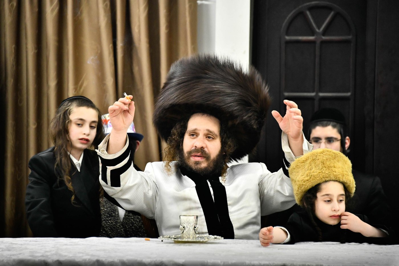 פורים אצל האדמו"ר מקרעטשניף כפר עטה