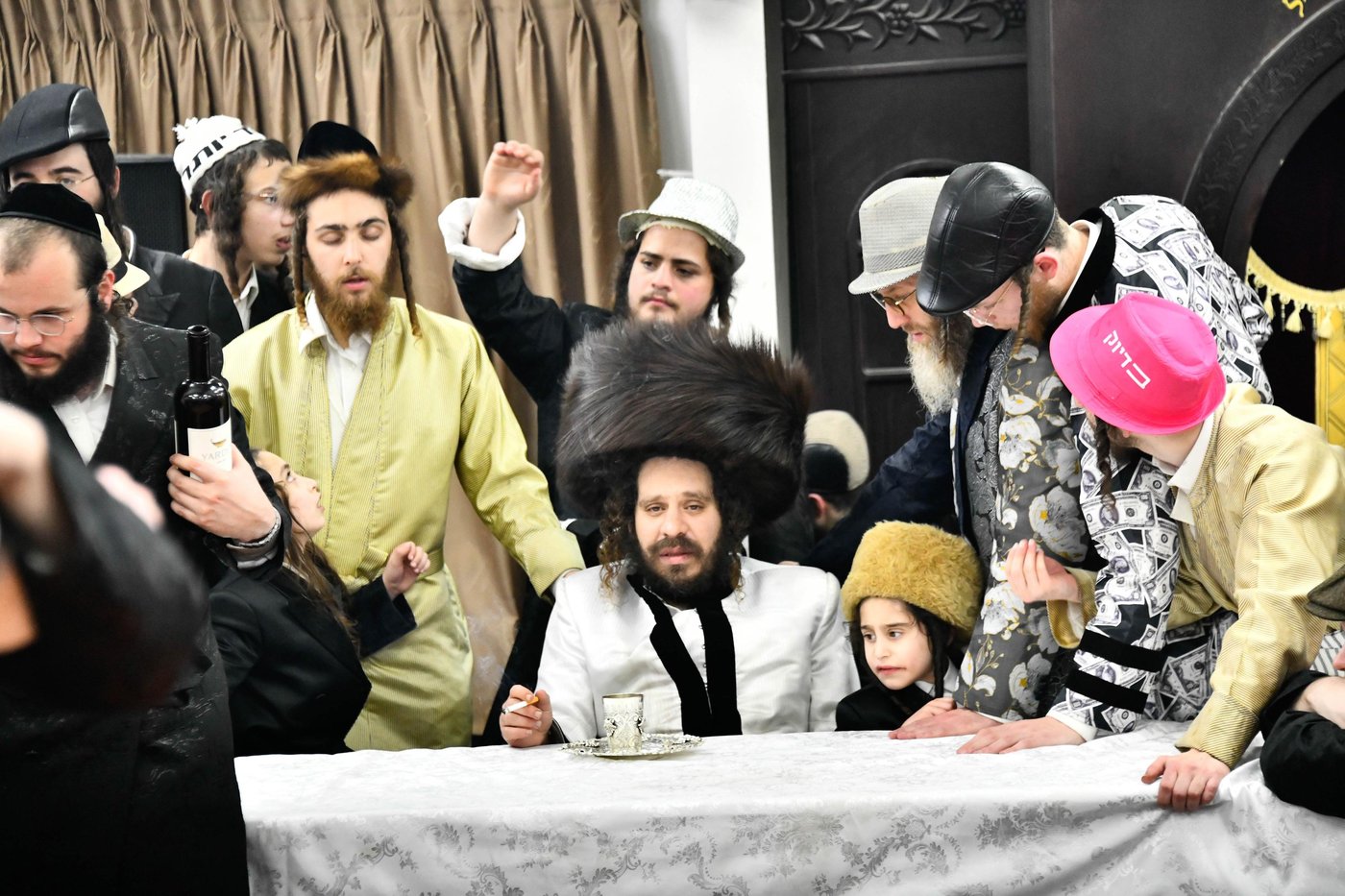 פורים אצל האדמו"ר מקרעטשניף כפר עטה