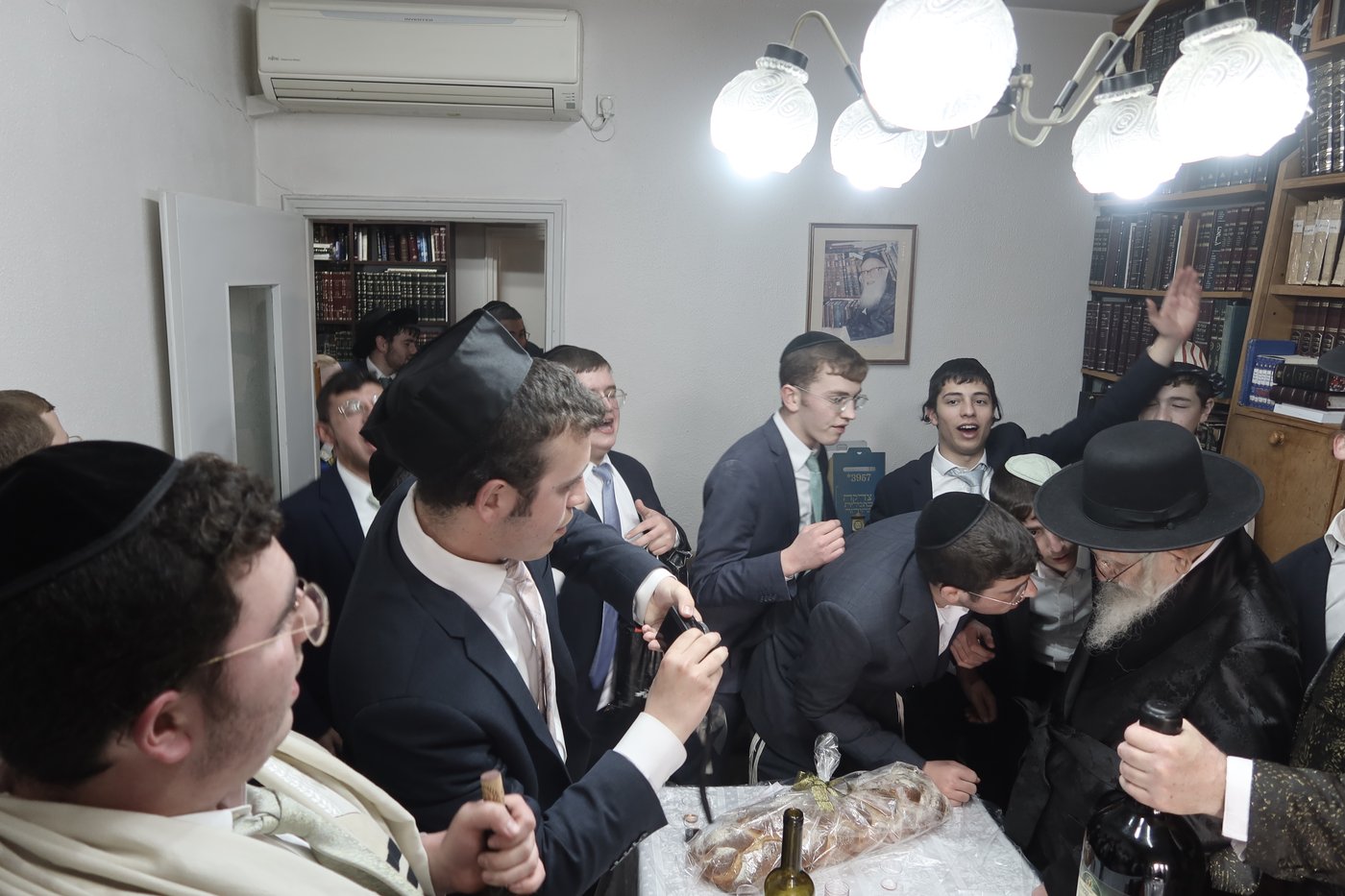 פורים אצל הגר"ע אויערבאך