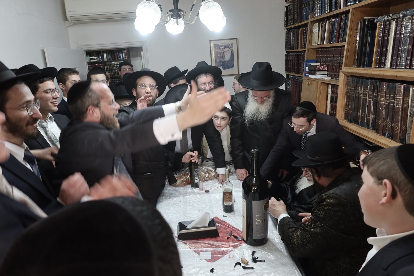 פורים אצל הגר"ע אויערבאך