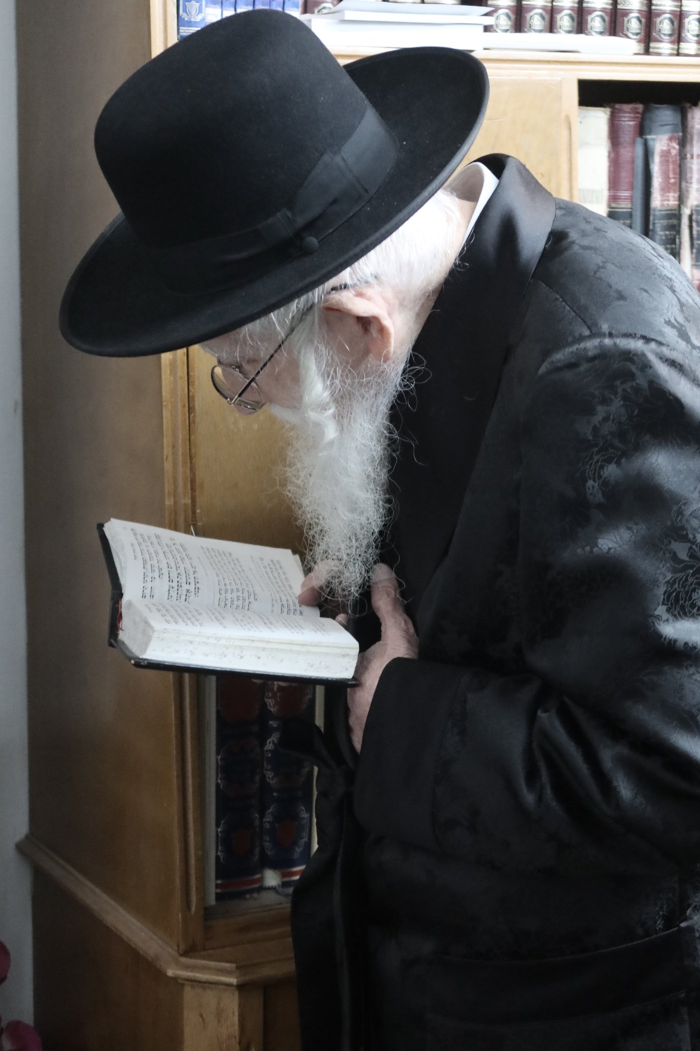 פורים אצל הגר"ע אויערבאך