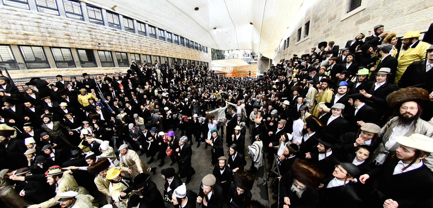 פורים בצל הגה"צ רבי יעקב מאיר שכטר