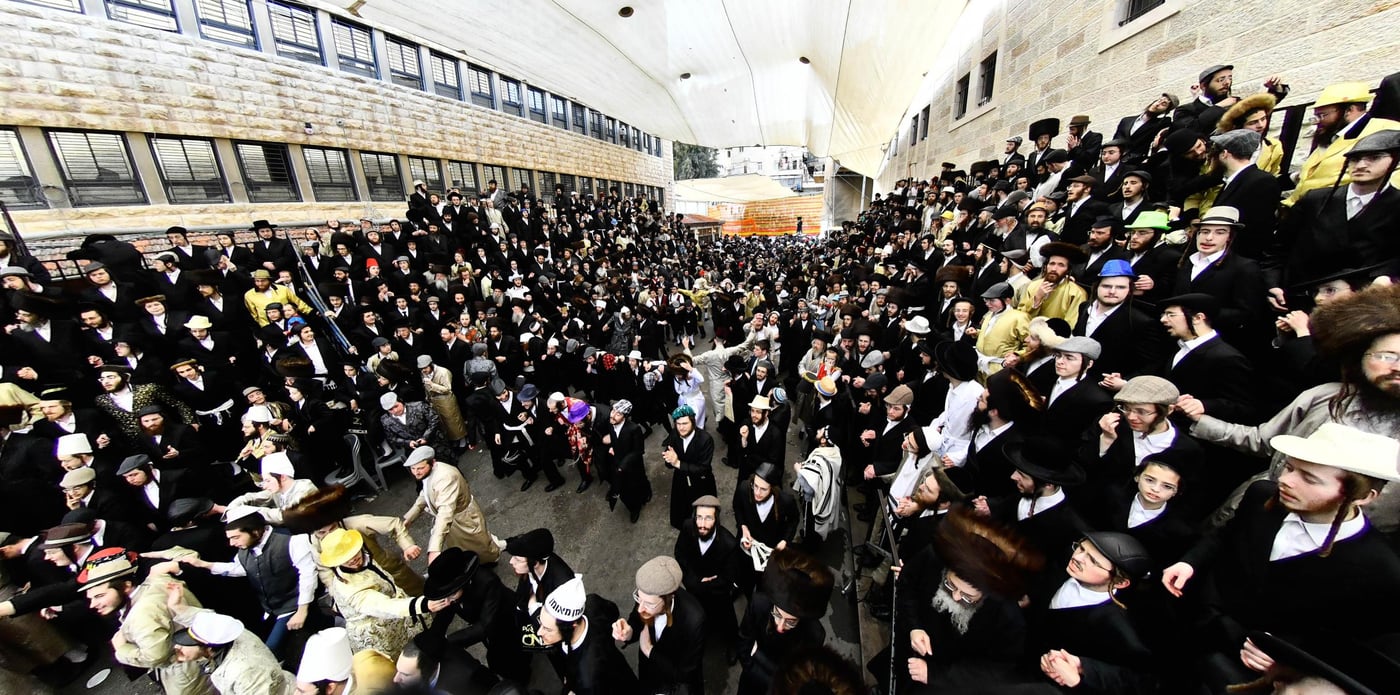 פורים בצל הגה"צ רבי יעקב מאיר שכטר