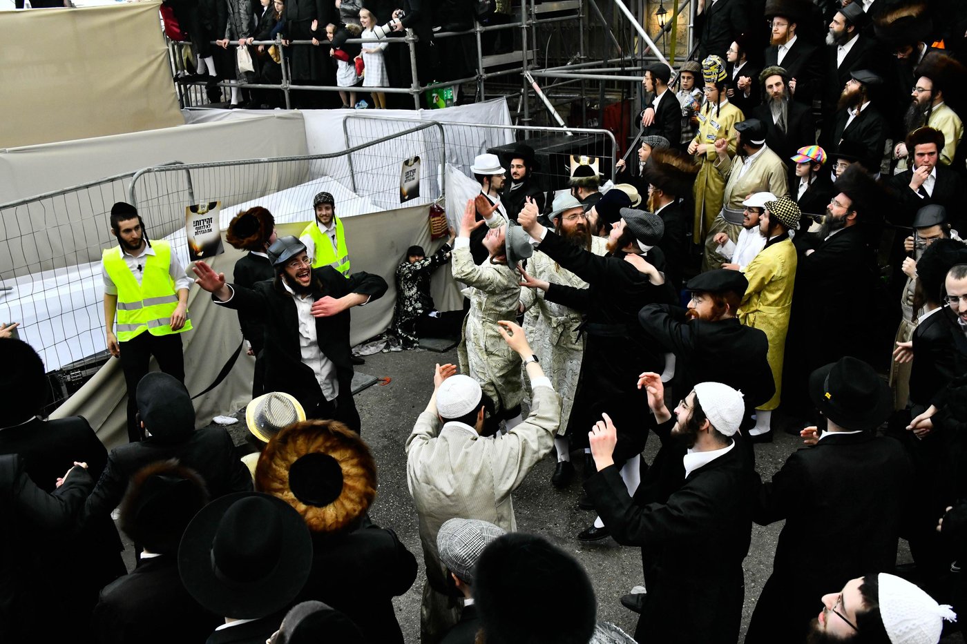 פורים בצל הגה"צ רבי יעקב מאיר שכטר