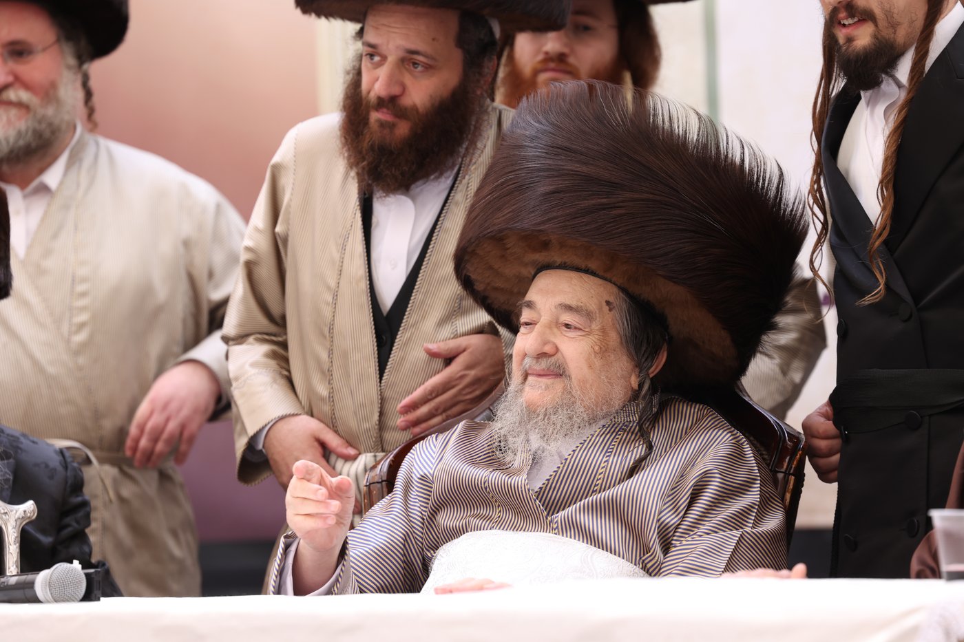 פורים בצל הגה"צ רבי יעקב מאיר שכטר